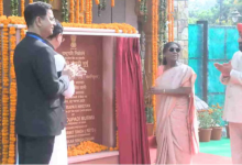 Photo of  देहरादून पहुंचीं द्रौपदी मुर्मू, राष्ट्रपति निकेतन में फुट ओवर ब्रिज का किया उद्धाटन