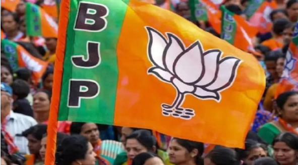 Photo of यूपी: भाजपा ने 14 जिलाध्यक्षों का किया एलान, देर रात जारी की गई सूची