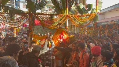 Photo of उत्तराखंड:  द्वितीय केदार मदमहेश्वर की डोली शीतकालीन ओंकारेश्वर पहुंची