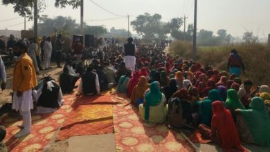 Photo of बच्ची की मौत का मामला: सिरसा के रामपुरा बिश्नोइया में दूसरे दिन भी ग्रामीणों का धरना जारी