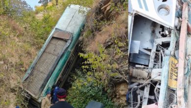 Photo of अल्मोड़ा में बड़ा हादसा, सुबह-सुबह खाई में गिरी बस…
