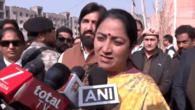Photo of  ‘सड़क निर्माण और मिस्ट स्प्रे सिस्टम से प्रदूषण पर लगाम की तैयारी’, सीएम बोलीं- सरकार उठा रही ठोस कदम
