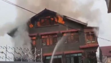 Photo of लाल बाजार के तीन मंजिला मकान में लगी भीषण आग