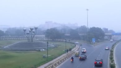 Photo of दिल्ली में सांसों का ‘आपातकाल’: आनंद विहार में 466, मुंडका में 451