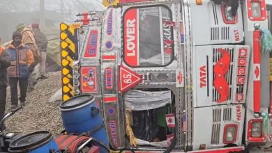 Photo of जगरांव में हादसा: रोड साइड झुग्गी पर पलटा बजरी से भरा ट्रक