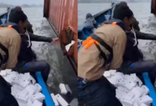 Photo of पानी में डूबे कंटेनर से निकलते दिखे हजारों आईफोन के डिब्बे? सच जानकर उड़ जाएंगे होश