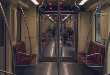 Photo of मेट्रो में लड़के की दहला देने वाली हरकत से मचा हड़कंप