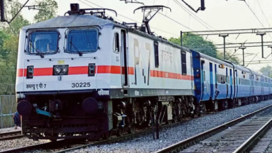 Photo of ड्यूटी के दौरान ट्रेन मैनेजर ने बनाया व्लॉग, सवाल उठे तो रेलवे ने दिया जवाब