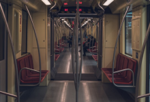 Photo of मेट्रो में लड़के की दहला देने वाली हरकत से मचा हड़कंप, गुस्से में लोग बोले- इसे जेल भेजो