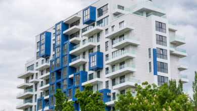 Photo of पत्नी के लौटते ही प्रेमिका 10वीं मंजिल से लटकी, आशिक के घर हुआ खतरनाक फिल्मी ड्रामा