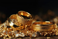 Photo of मजबूत मांग के बीच सोने की कीमत बढ़ी, चांदी 808 रुपये सस्ती