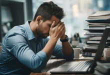 Photo of जिंदगी और मौत से लड़ रही थी मां, मैनेजर ने कराया अस्पताल से काम, कर्मचारी की दर्दभरी कहानी वायरल