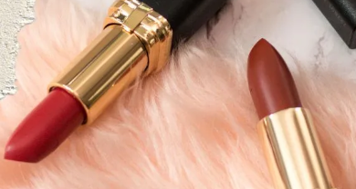 Photo of क्या आप भी लगाती हैं गलत लिपस्टिक? कैसे चुनें अपनी स्किन टोन के अनुसार परफेक्ट शेड