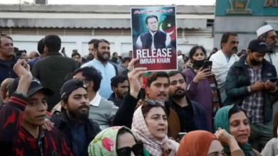 Photo of इमरान खान को सजा सुनाने के खिलाफ PTI कार्यकर्ताओं का प्रदर्शन