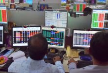 Photo of  घर में रखने की बजाए इस साल भारतीयों ने बाजार में लगाए 4.5 लाख करोड़ रुपये