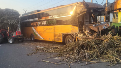 Photo of देहरादून-हरिद्वार हाईवे पर हादसा, गन्ने के ट्राले से टकराई यात्रियों से भरी बस