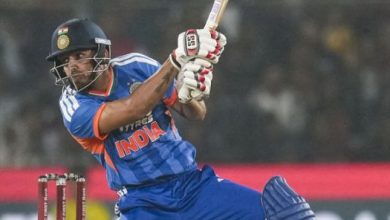 Photo of जितेश शर्मा ने छुए हरलीन देओल के पैर, बीच मैदान में लिया विश्व चैंपियन खिलाड़ी का आशीर्वाद