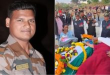 Photo of अपनी नन्ही परी को छोड़ गया सैनिक पिता, हादसा इतना खौफनाक कि कांप जाएगा कलेजा