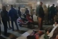 Photo of भरतपुर में खंडित श्रीकृष्ण चरण पादुका, पूर्व पार्षद जितेंद्र कौर ने धरना शुरू किया