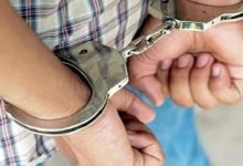 Photo of मोतिहारी में रिश्वत लेते रंगे हाथ राजस्व कर्मचारी गिरफ्तार