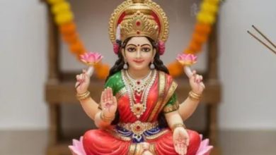 Photo of शुक्रवार उपाय: मां लक्ष्मी के इन मंत्रों में छुपी है कुबेर की संपत्ति