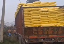 Photo of यमुनानगर में यूरिया खाद की अवैध सप्लाई, पकड़े 3 संदिग्ध ट्रक