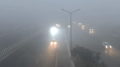 Photo of दिल्ली में गलन वाली ठंड!: गुरुग्राम पर घने कोहरे का कहर, विजिबिलिटी बेहद कम
