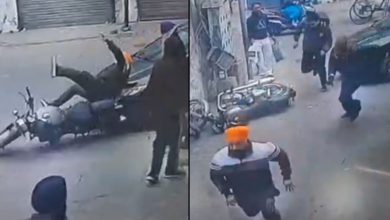 Photo of अमृतसर में सुनार पर हमला: 425 ग्राम सोना लूटा, कार से टक्कर मारी फिर किरपानों से किया हमला