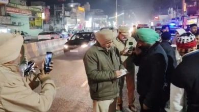 Photo of जालंधर में फायरिंग: एक्टिवा सवारों ने प्रॉपर्टी डीलर की कार पर चलाई गोलियां
