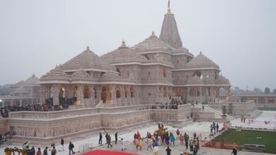 Photo of राम मंदिर ट्रस्ट को सौंपी गई 400 वर्ष पुरानी वाल्मीकि रामायण, हिंदू नव वर्ष पर सम्मानित होंगे 400 श्रमिक
