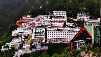 Photo of मकर संक्रांति: आज पूजा-अर्चना के बाद खोले जाएंगे वैष्णो माता प्राचीन गुफा के स्वर्ण जटित कपाट
