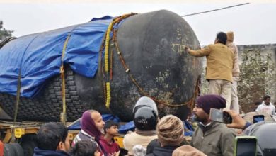 Photo of बिहार: यूपी के रास्ते गोपालगंज पहुंचा विराट शिवलिंग, श्रद्धालुओं की उमड़ी भीड़