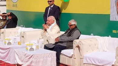 Photo of तेज प्रताप यादव के चूड़ा-दही भोज में पहुंचे लालू यादव