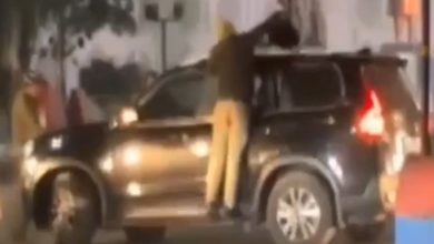 Photo of हिसार में आईजी ऑफिस के सामने पुलिसकर्मी को कार से उठाकर ले गए कार चालक