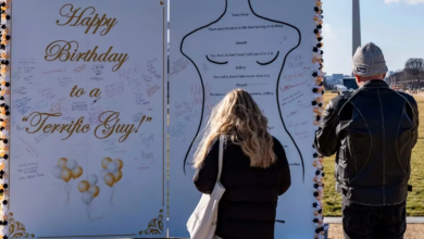 Photo of ‘हैपी बर्थडे टू अ टेरिफिक गाय’, ट्रंप और एपस्टीन के रिश्तों को लेकर मॉल में लगा दी रेप्लिका