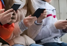 Photo of ऑस्ट्रेलिया की राह पर फ्रांस: 15 साल से छोटे बच्चे नहीं चला पाएंगे सोशल मीडिया