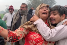 Photo of  जम्मू: ट्रांसफॉर्मर पर चार घंटे पड़ा रहा शव, बिजली के टूटे तार ने ली जान