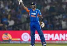 Photo of 14 महीने बाद फिफ्टी ठोक सूर्यकुमार यादव ने भारत को दी राहत की सांस
