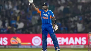 Photo of 14 महीने बाद फिफ्टी ठोक सूर्यकुमार यादव ने भारत को दी राहत की सांस