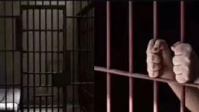 Photo of पाकिस्तानी कोर्ट में ह्यूमन राइट्स वकीलों को 17 साल की जेल