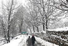 Photo of कश्मीर घाटी में फिर बदला मौसम, गुलमर्ग और गुरेज में ताजा बर्फबारी