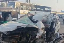 Photo of गाजीपुर एनएच-9 सड़क हादसा: टोल के पास कार-ट्रक की भीषण टक्कर