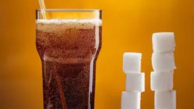 Photo of टीनएजर्स में घबराहट और बेचैनी बढ़ा रही हैं शुगरी ड्रिंक्स