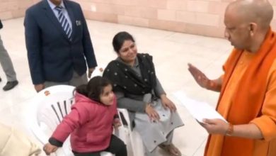 Photo of जनता दर्शन: बालिका अनाबी अली की बात सुनकर सीएम योगी हुए प्रभावित