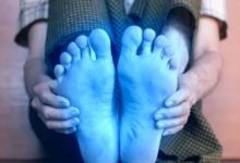 Photo of नींद नहीं आ रही? वजह हो सकते हैं आपके ठंडे पैर