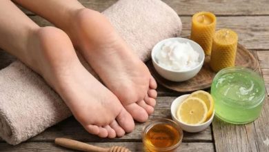 Photo of फटी एड़ियों से हैं परेशान, तो 6 घरेलू नुस्खों से बनाएं उन्हें मक्खन जैसा मुलायम