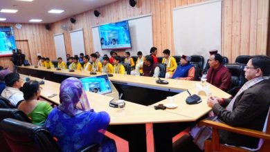 Photo of सीएम धामी ने जन प्रतिनिधियों और संस्कृति स्कूल के बच्चों के साथ सुनी पीएम मोदी के मन की बात