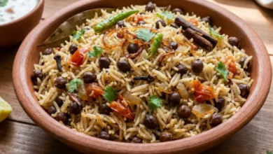 Photo of लंच हो या डिनर, अपनी खुशबू से ही आपके चेहरे पर मुस्कान ले आएगा खिला-खिला चना पुलाव