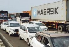 Photo of मुंबई-पुणे एक्सप्रेसवे पर फंसे लोगों को मिलेगा टोल-रिफंड