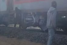 Photo of दिल्ली-जैसलमेर स्वर्ण नगरी एक्सप्रेस के S-2 कोच के नीचे लगी आग, बड़ा हादसा टला